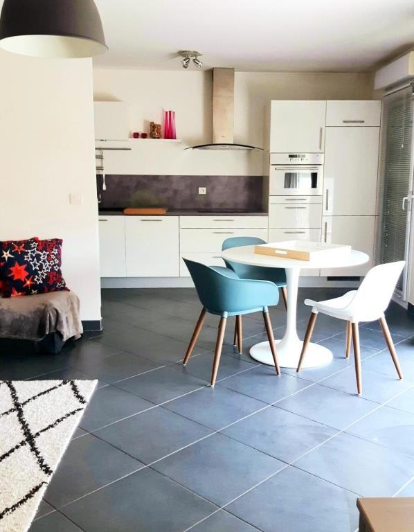 Superbe logement, proche commerces, stade et plage - 4