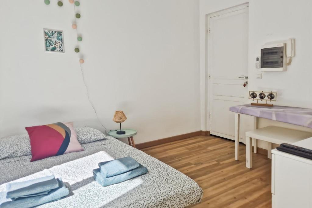 Studio, Downtown, Train Station, WiFi, Air Conditioning - 3