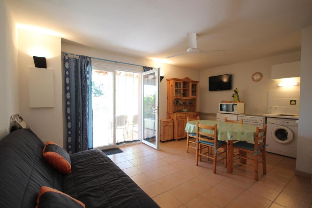 Belle villa 2 chambres, 5 couchages, jolie terrasse avec vue sur reserve, dans residence securisee avec piscine commune 800 m de la mer LRCS76 - 3