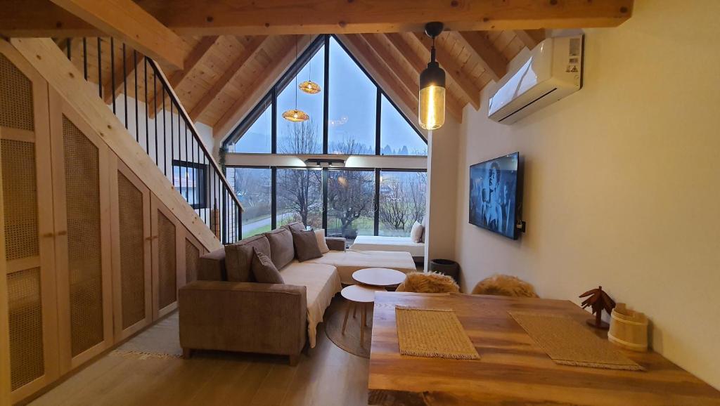 Hazel House - 4