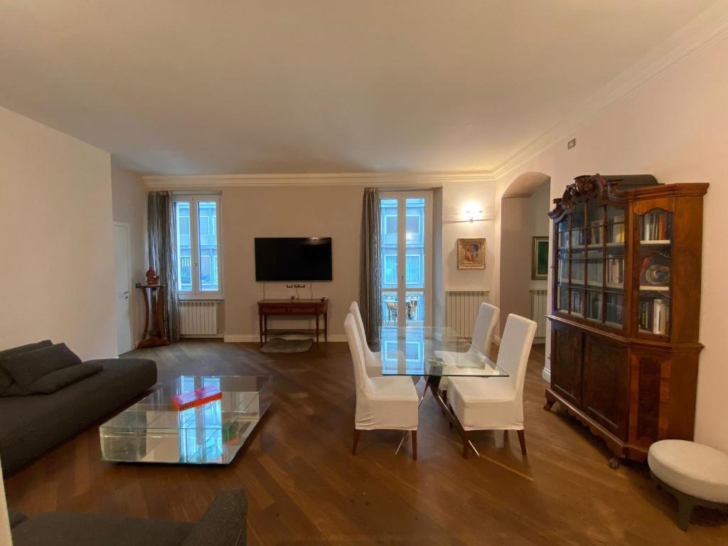 Suite Chandelier - Center Milan - 1