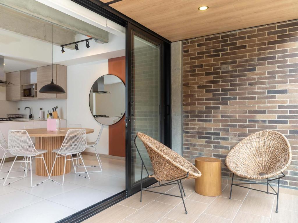 NOK Panoramic 3 BR with terrace in Laureles Medellin - 3