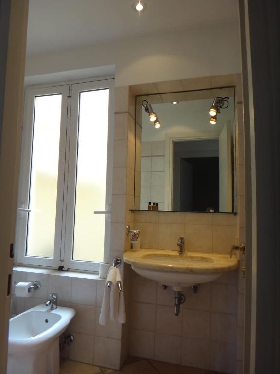 Rome, Trastevere Ideally located - 4