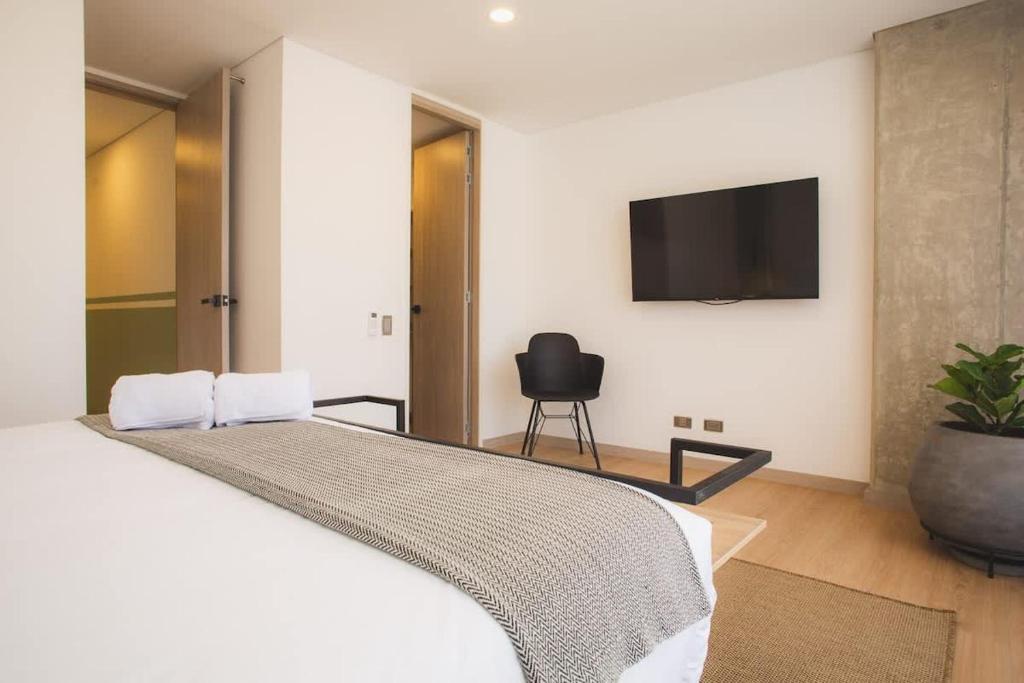 NOK Amazing with Balcony 3 BR in Laureles Medellin - 5