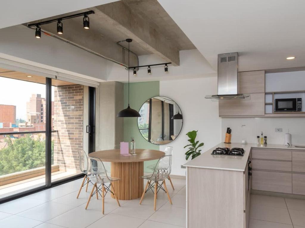 NOK Lovely 3 BR with Balcony in Laureles Medellin - 2