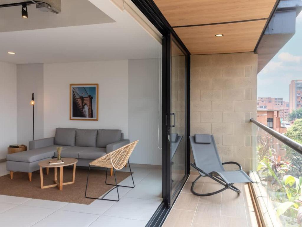 NOK Lovely 3 BR with Balcony in Laureles Medellin - 4