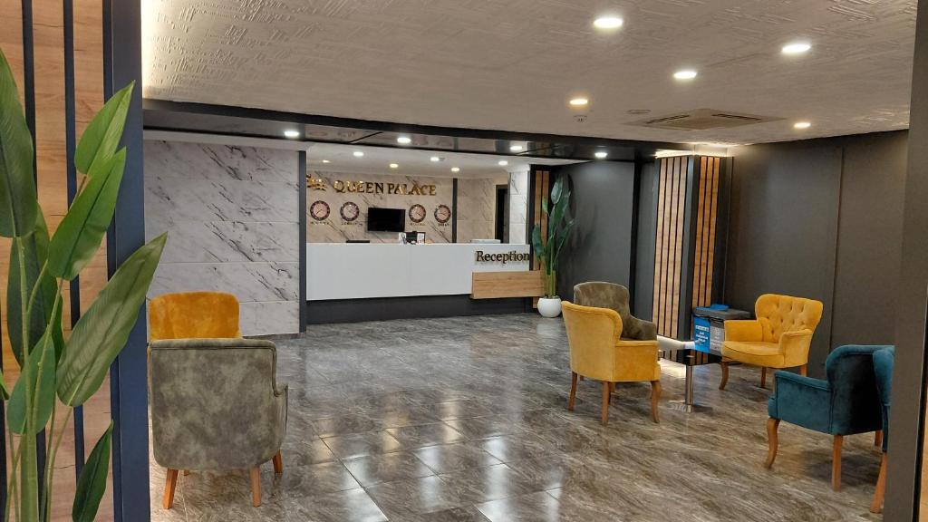 QUEEN PALACE HOTEL フロント・ロビー