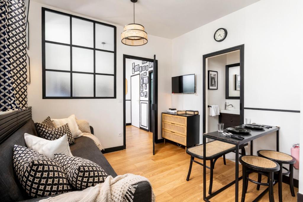 C Cozy Batignolles Apt, Metro Right at Your Doorstep - 4