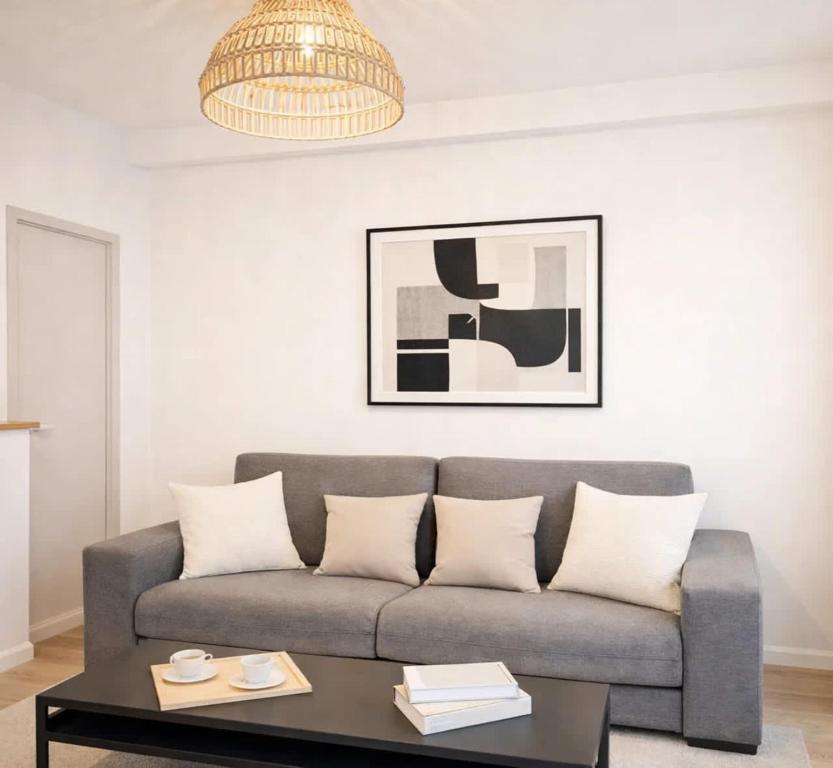 Eiffel Tower - Deluxe apartment with elevator access - 2