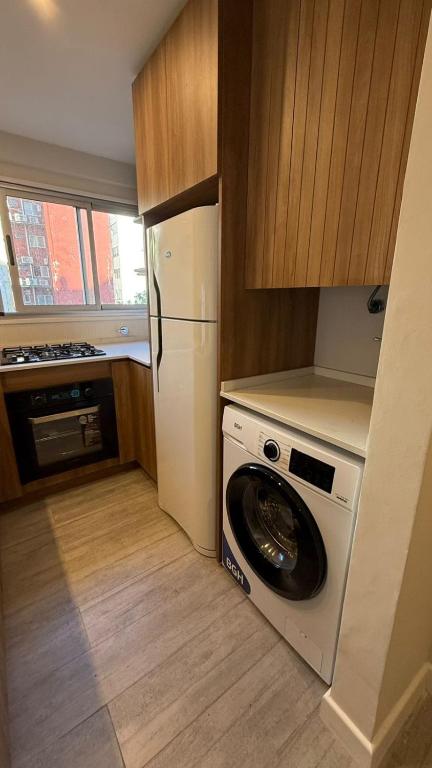 Modern 2-room new with balcony downtown area - 2