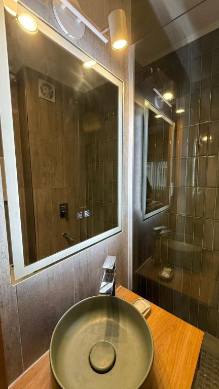 Modern 2-room new with balcony downtown area - 3