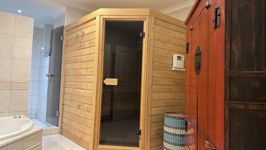 Pool - Sauna - Cinema - Hot Tub - Sleeps 10 - Pets - 4