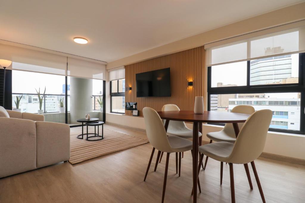 Larco Residence in the Heart of Miraflores by Wynwood House - 3