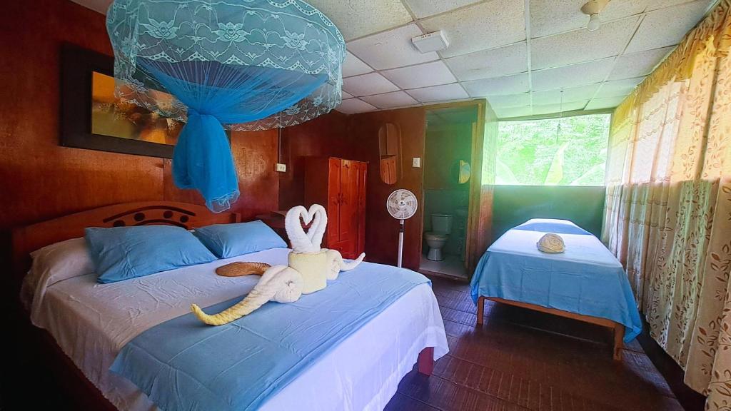 Jacamar Lodge Expeditions - 1