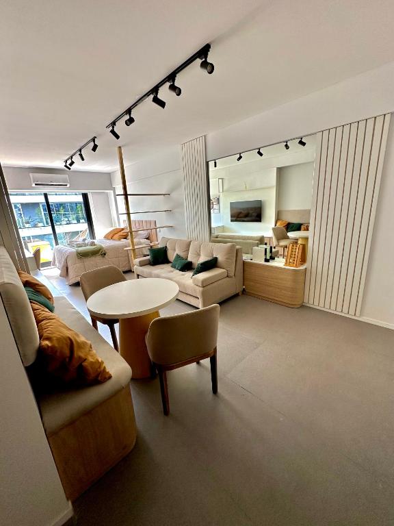 Bright Designer Studio with Balcony at Palermo Soho - 3