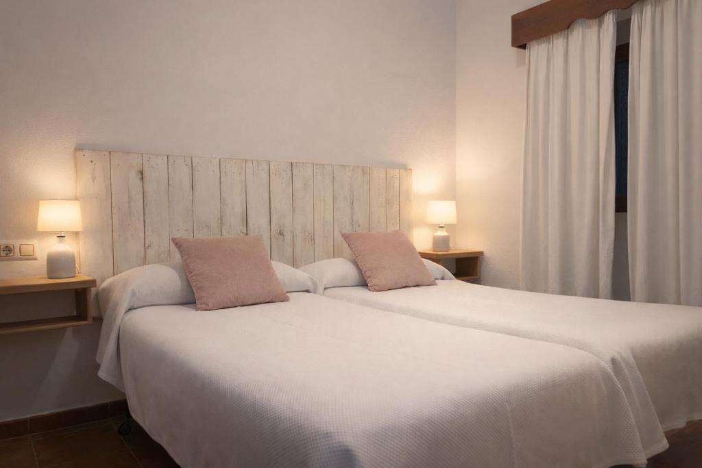 Apartamentos y Estudios Casa de la Hoya - 2