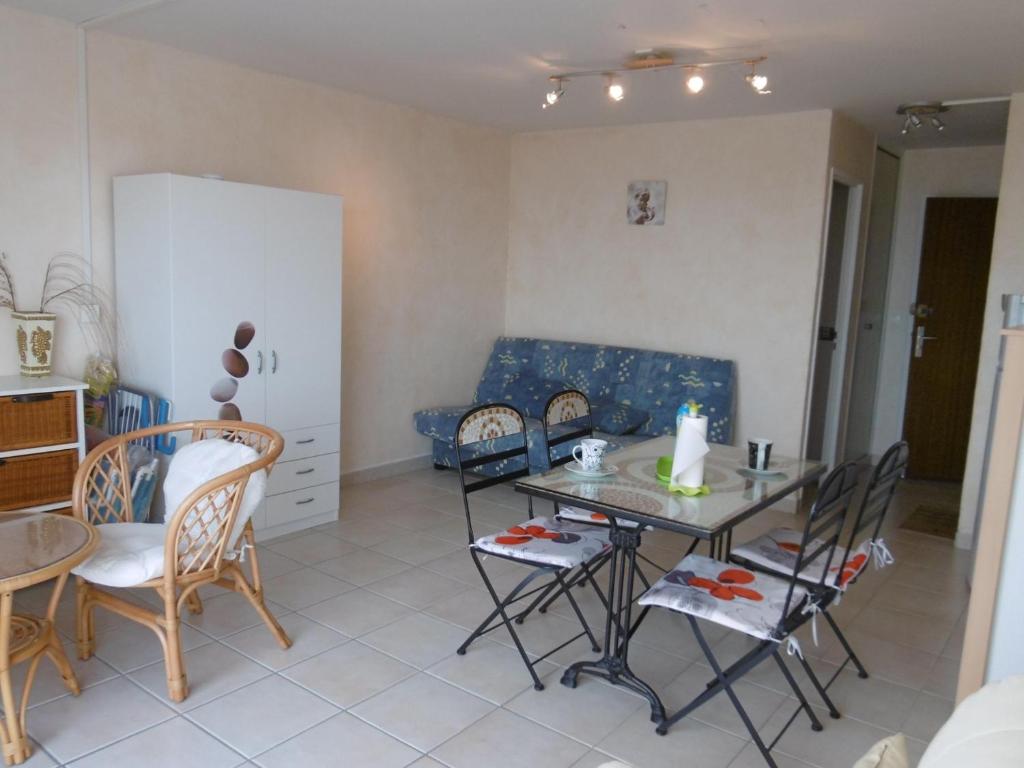 Studio à 50m de la Plage du Grazel avec Parking - FR-1-796-104 - 2