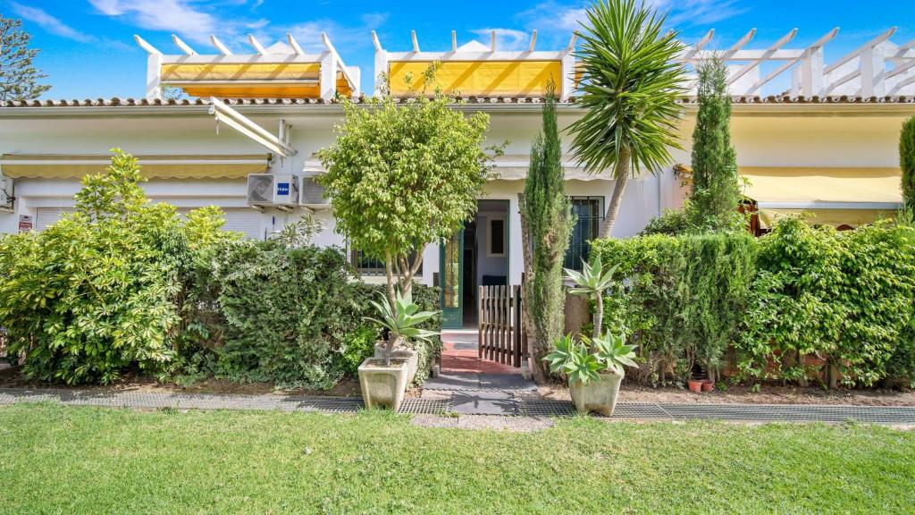 Unique 2 Br Apart in Golden Mile✺ Pool ✺ Parking - 3