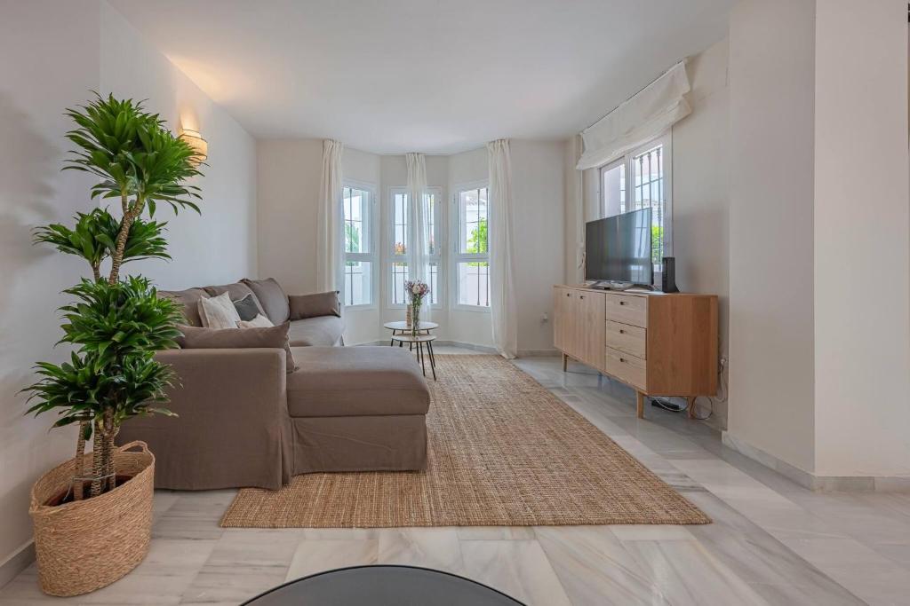Marvellous 3 Bedroom Flat with Pool and Terrace - 5