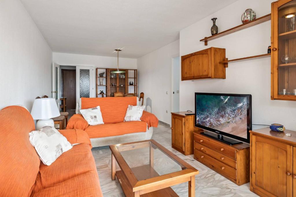 Amazing 3Br, 2 Bath Apart, Close to the Sea - 2