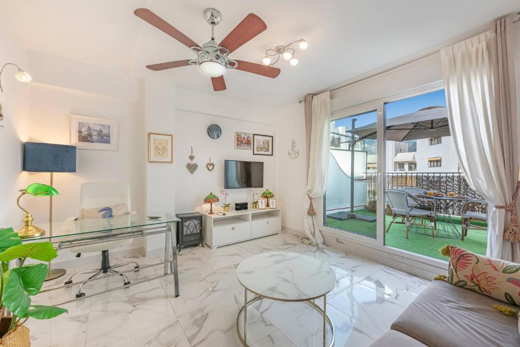 Modern 1 Bedroom Apartment, Steps from the Sea & Downtown - 1