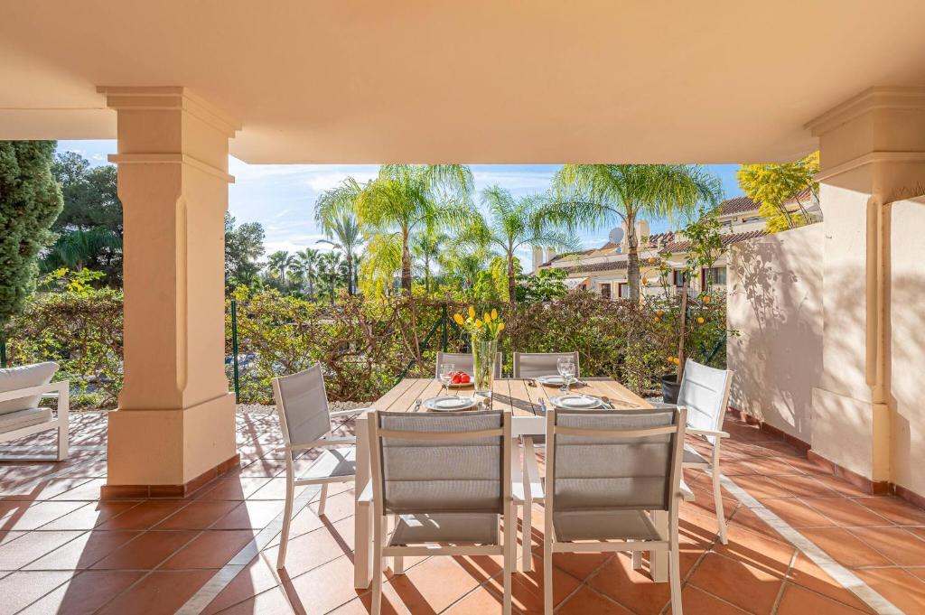 Renovated in 2024 - Apartment with Pool and Parking - 5