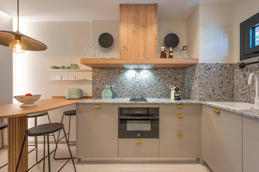 Newly renovated studio in Golden Mile w/ Pool - 5