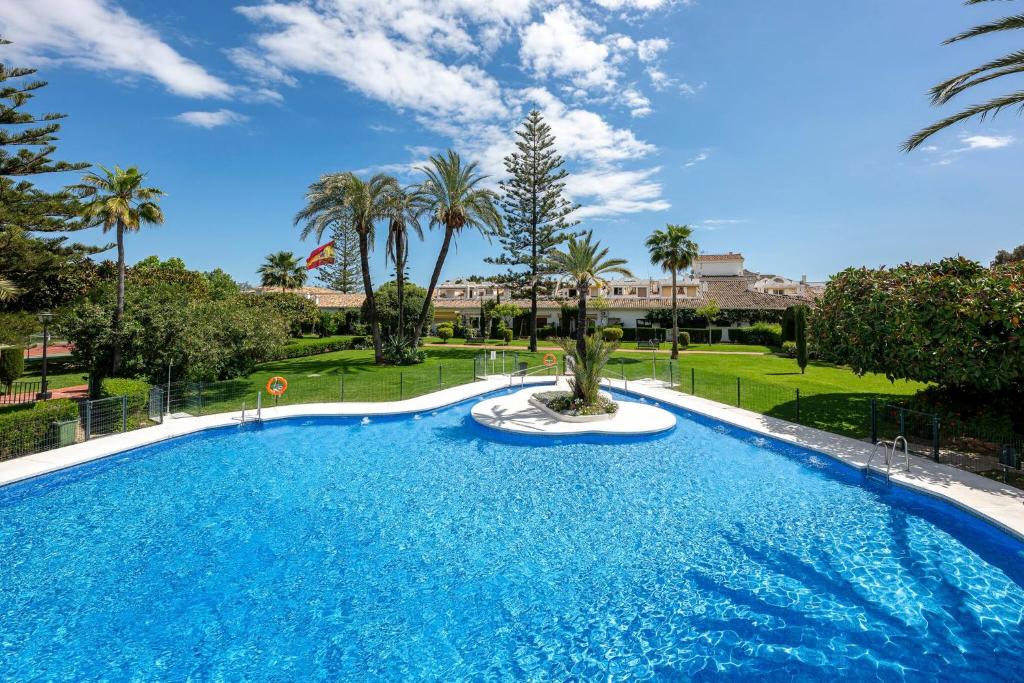 Studio with Sea Views, Pool, Parking and Tennis Court - 2