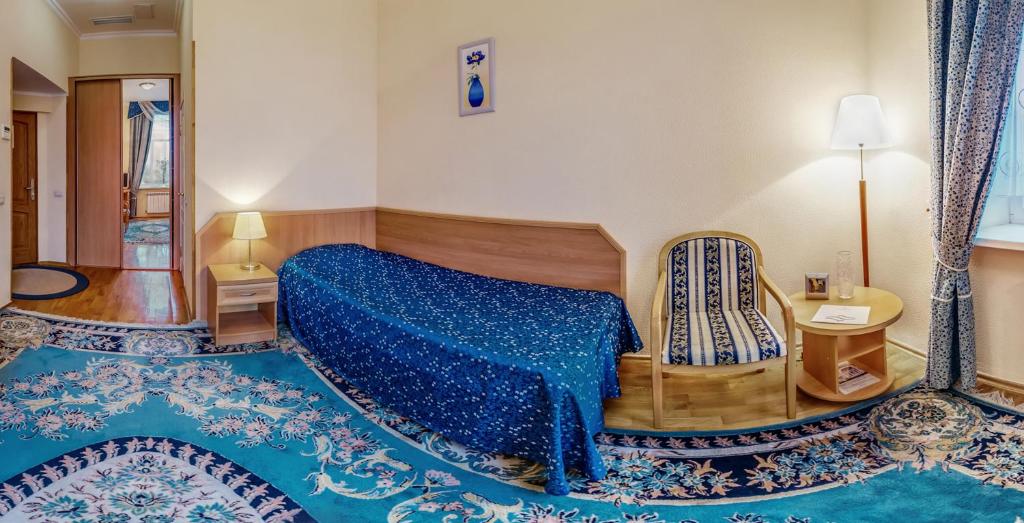 Single Room with Balcony - Treatment Included