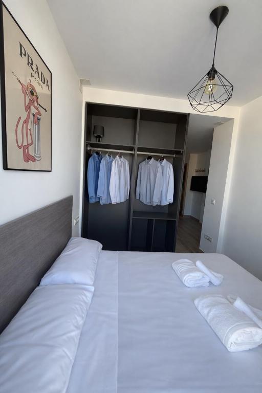 Ático con Terraza Privada en Granada Centro Parking Gratis - 4