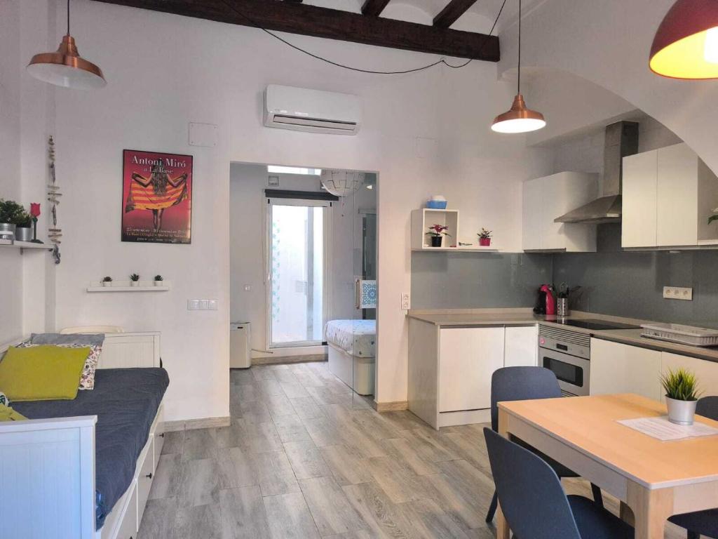 Encantador Loft Cabañal · Playa Las Arenas - 1