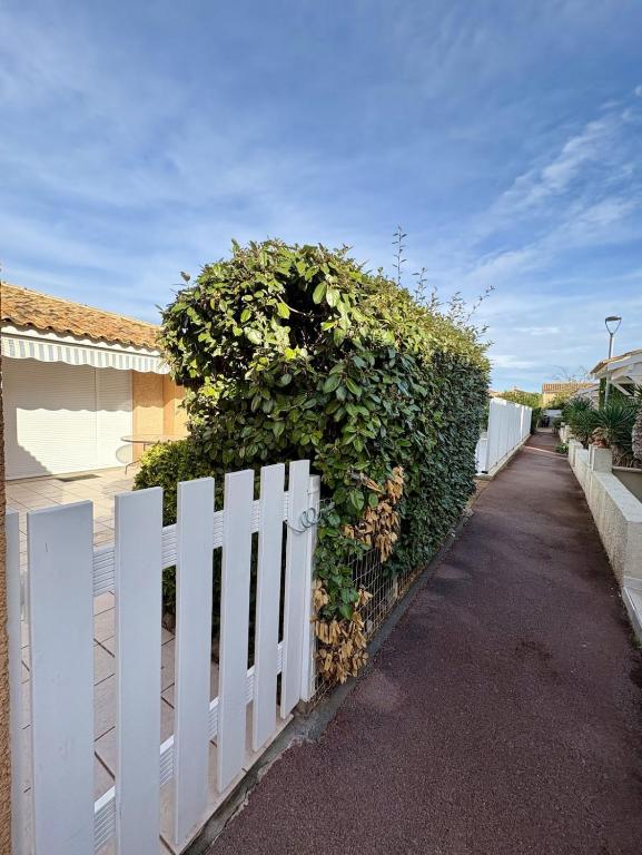 Pavillon avec piscine à deux pas de la plage - 2