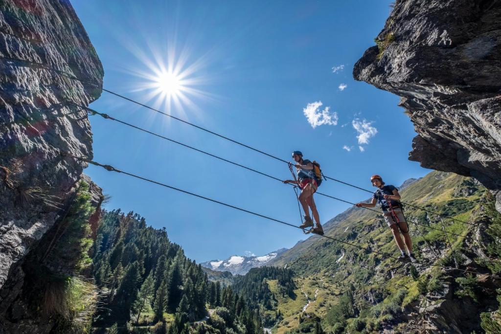 FERIENHAUS BERGBLICK 10-25 PERS Urig, echt & perfekt für Familien und Freunde Ideal für unvergessliche Tage mit traumhaftem Bergpanorama - 4