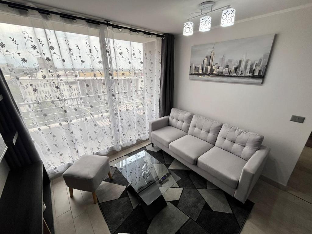 Moderno departamento en Macul con ubicación privilegiada - 2
