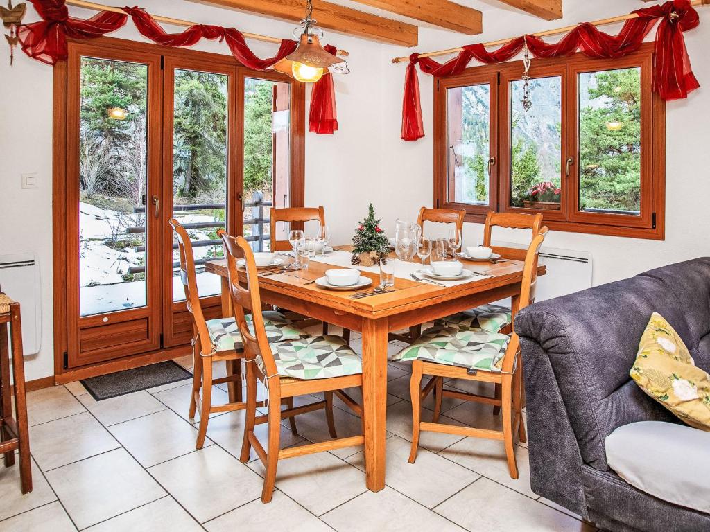 Chalet Escapade by Interhome - 2