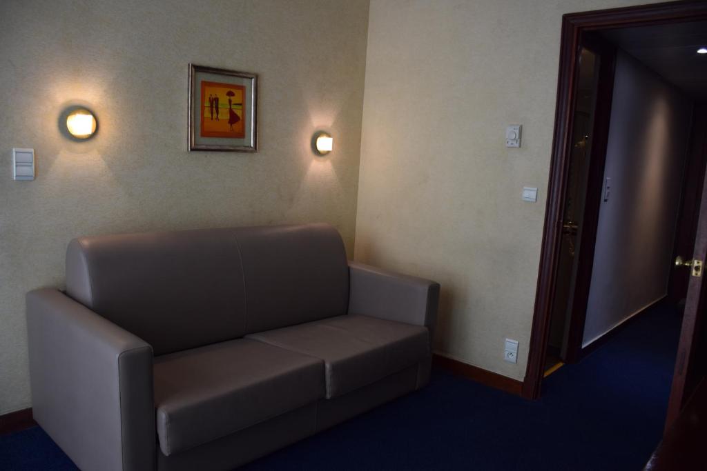 Shared lounge/TV area