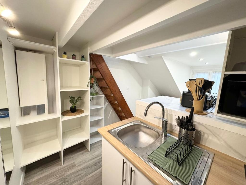 Cosy Loft Duplex for Couples - Great Location - 4