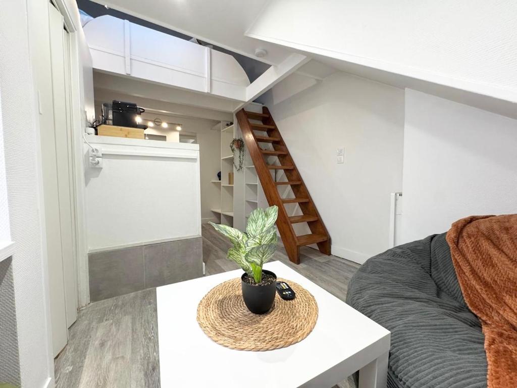 Cosy Loft Duplex for Couples - Great Location - 5
