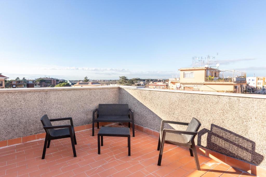 Labanca's Rooftop Attic Rome - 3