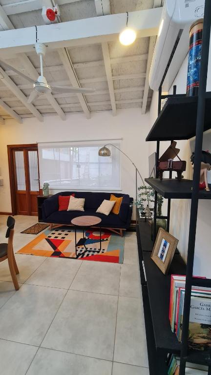 Excellent location surrounded by beautiful gardens - 2