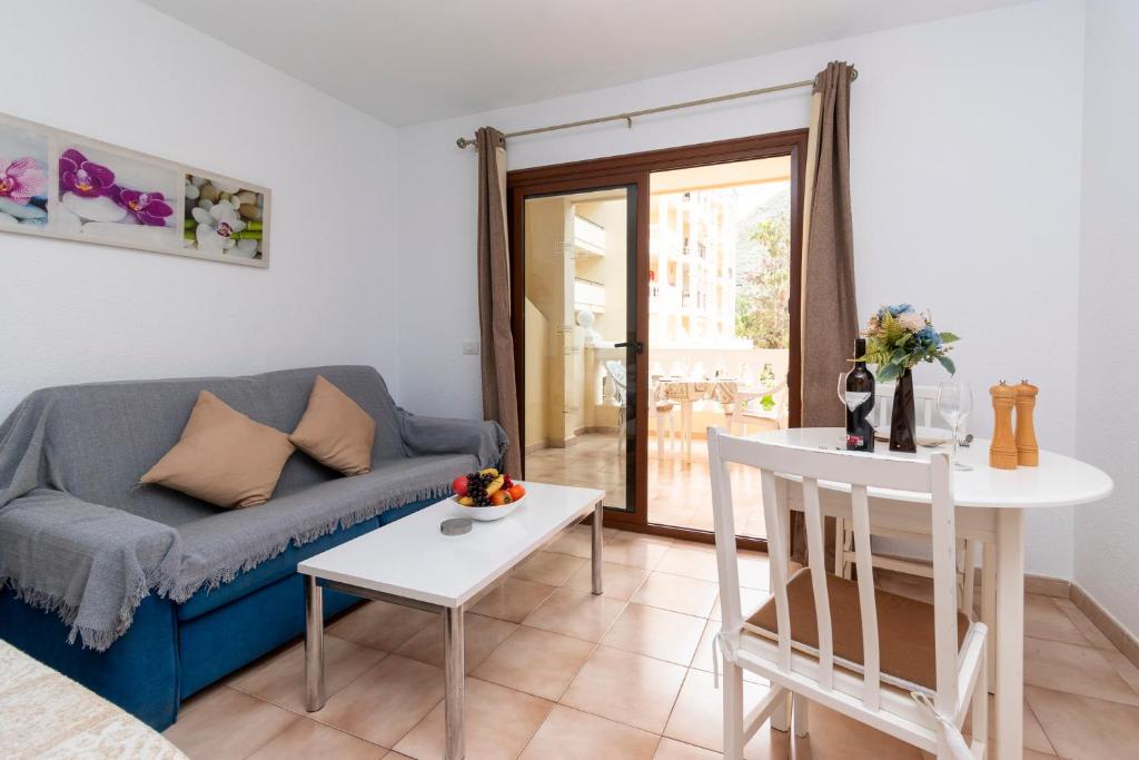 Tranquil Studio Apartment Castle Harbour - 5