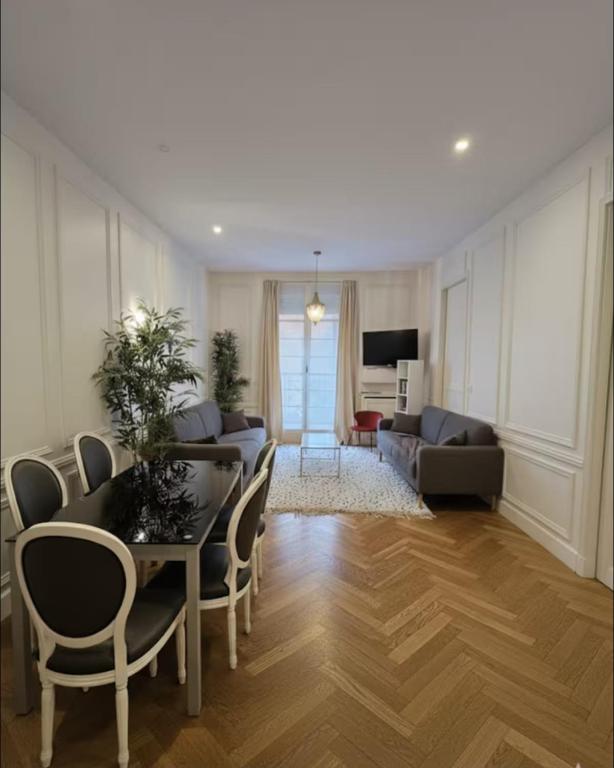 Standing Apartment - Champs Élysée - 1