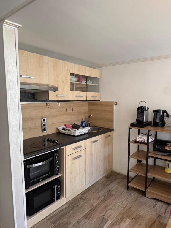 Mezzanine Studio - Close to Beaches - 5