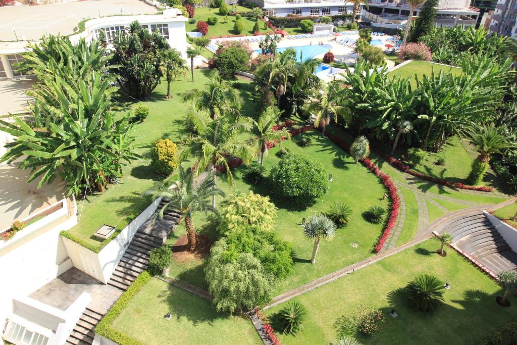 Suite Hotel Jardins Da Ajuda — Hotel building in Funchal, Madeira