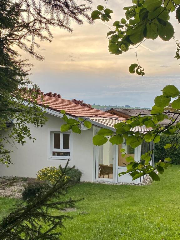 Ferienhaus mit Bergblick & sonniger Terrasse im Feriendorf Reichenbach - G26b - 2