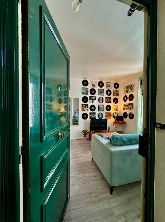 Private room, often full flat Paris 14th - 3