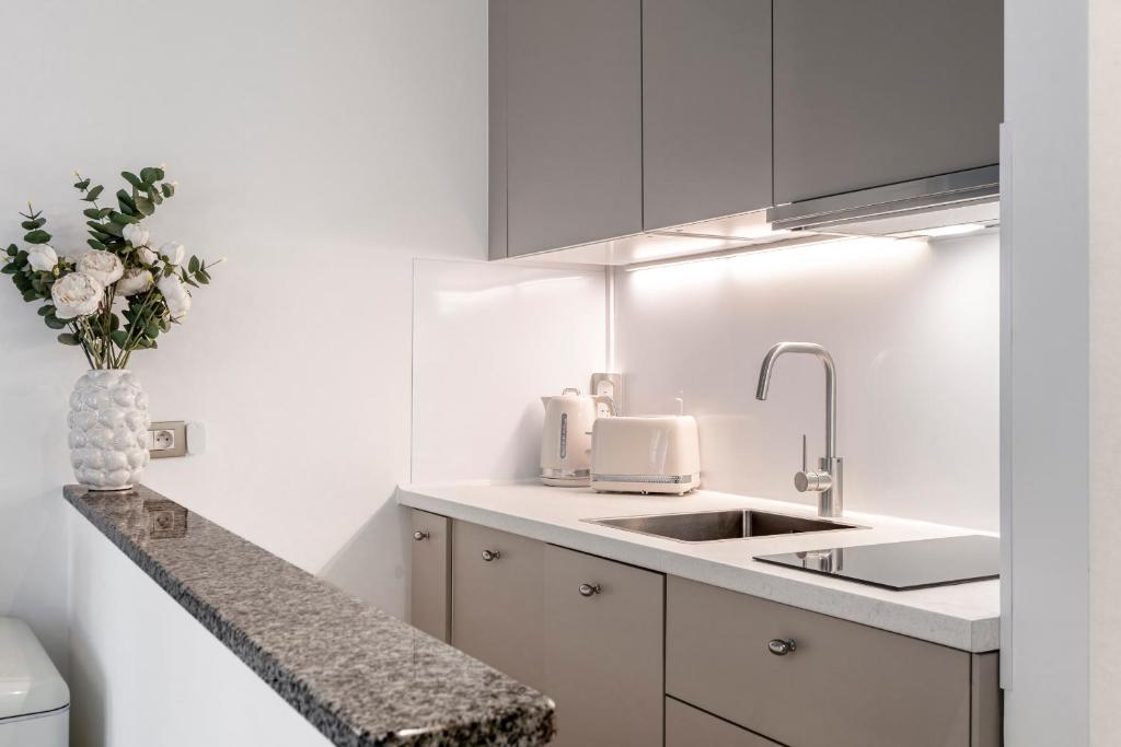 AZUR Apartment - Quiet City Center Location by the Sea - 4