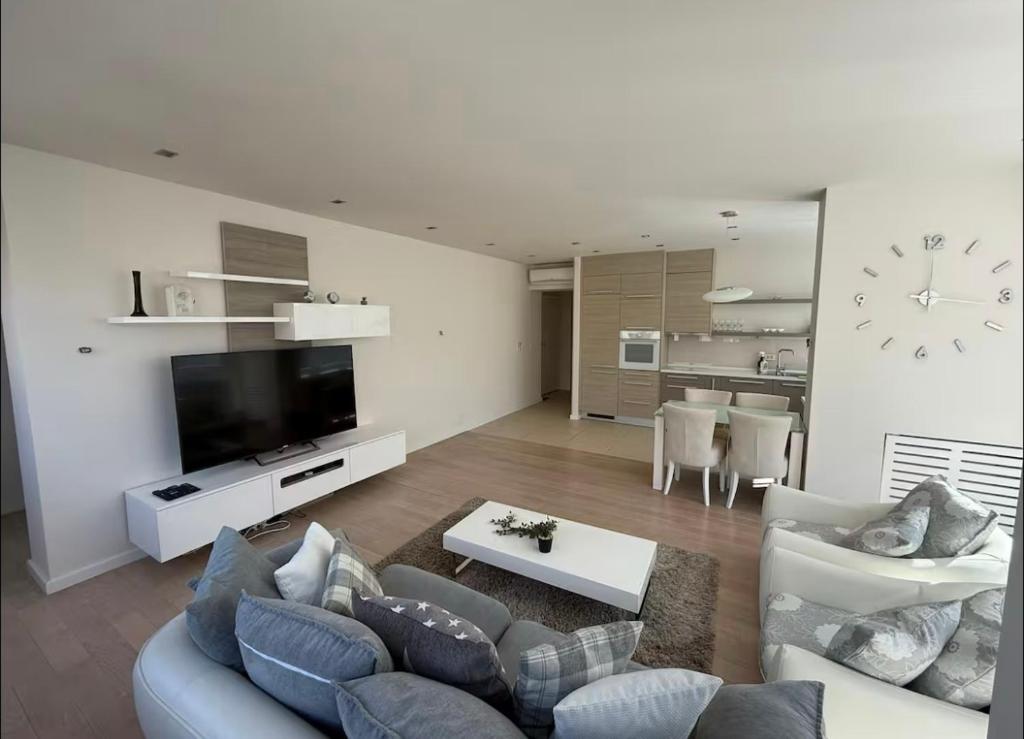 Deluxe Ferhadija Apartment - 3