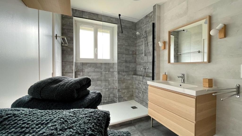 Grand appartement - Une chambre - Plages & Centre à pied - 3