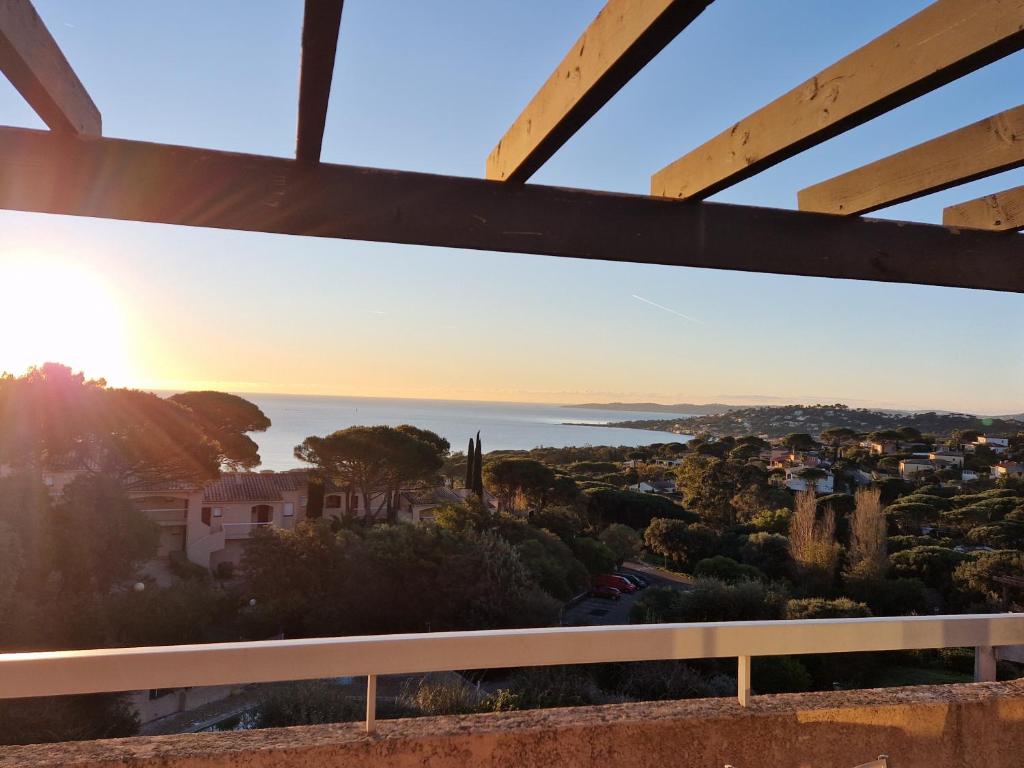 Nartelle Appartement avec Vue Panoramique, Piscine, Parking & climatisation - 5